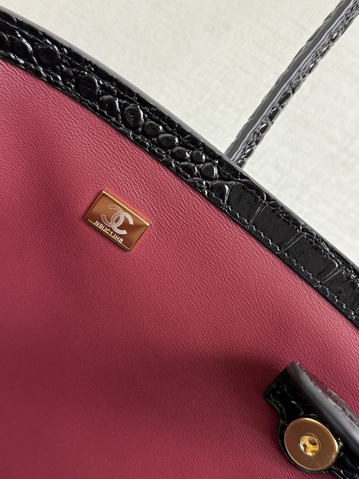 シャネル 新作バッグ 2026 CHANEL スモールショッピングバッグ クロコダイルエンボス ブラック AS6243 B24144 94305 シャネル クロコダイル バッグ - 画像 (2)
