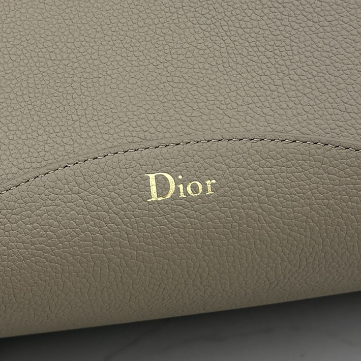 最高級ディオールスーパーコピー Dior Médaillon バケットバッグ ミディアム グレー M1532QUQW_M98H ディオール バッグ コピー - 画像 (5)
