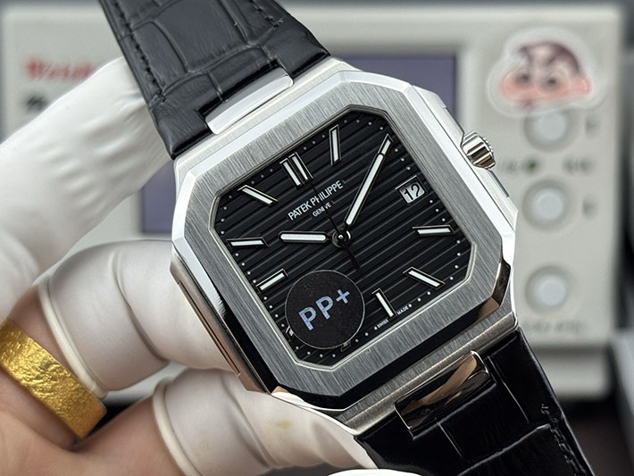 最高級パテックフィリップスーパーコピー PATEK PHILIPPE キュビタス 新作 ホワイトゴールド スカイブルー 2632441 パテック フィリップ キュビタス 芸能人 - 画像 (7)