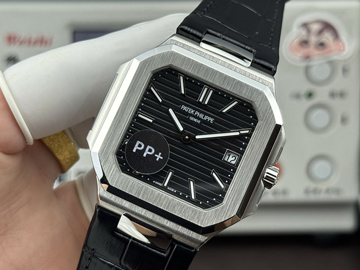 最高級パテックフィリップスーパーコピー PATEK PHILIPPE キュビタス 新作 ホワイトゴールド スカイブルー 2632441 パテック フィリップ キュビタス 芸能人 - 画像 (6)