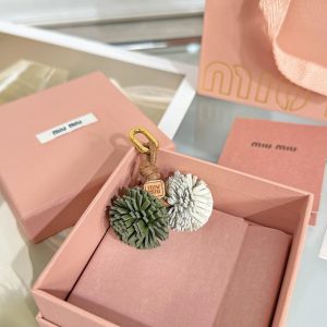 MIUMIU キーケース 公式