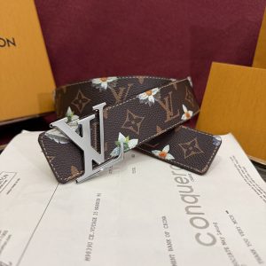 ヴィトン ベルト メンズ バックル