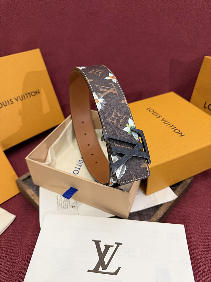 ルイヴィトンベルト激安販売 LV 2026年春夏 新作 ベルト・LV イニシャル 40MM モノグラム 2632523 ヴィトン ベルト 安い - 画像 (3)
