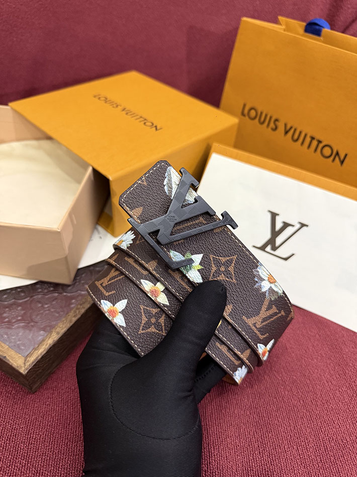 ルイヴィトンベルト激安販売 LV 2026年春夏 新作 ベルト・LV イニシャル 40MM モノグラム 2632523 ヴィトン ベルト 安い - 画像 (2)