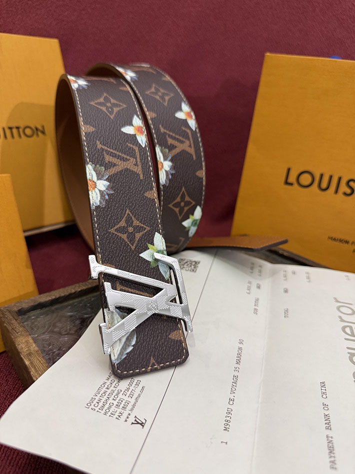 ルイヴィトンベルト激安販売 LV 2026年春夏 新作 ベルト・LV イニシャル 40MM モノグラム 2632524 ヴィトン ベルト メンズ リバーシブル - 画像 (7)