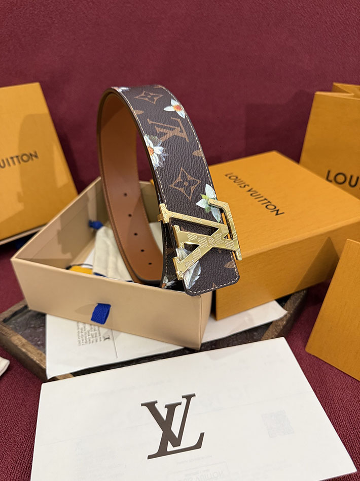 ルイヴィトンベルト激安販売 LV 2026年春夏 新作 ベルト・LV イニシャル 40MM モノグラム 2632525 ヴィトン ベルト メンズ コーデ - 画像 (3)