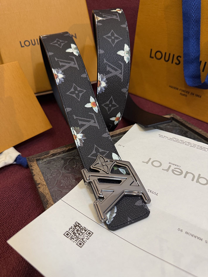 最高級ルイヴィトンスーパーコピー ベルト・LV イニシャル モノグラム・フラワー 40MM リバーシブル 2632526 ルイヴィトンベルトコピー - 画像 (6)