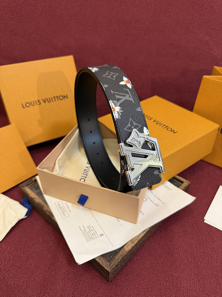 最高級ルイヴィトンスーパーコピー ベルト・LV イニシャル モノグラム・フラワー 40MM リバーシブル 2632529 ルイヴィトン ベルト アウトレット - 画像 (3)