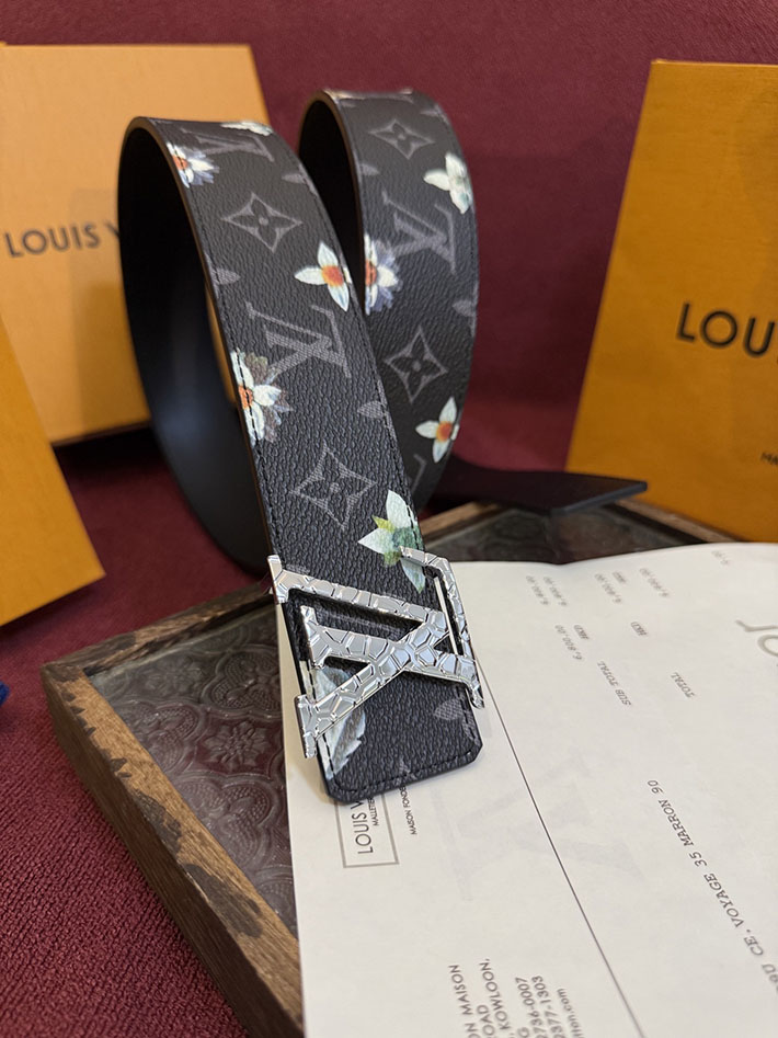 最高級ルイヴィトンスーパーコピー ベルト・LV イニシャル モノグラム・フラワー 40MM リバーシブル 2632530 ヴィトン ベルト メンズ - 画像 (6)