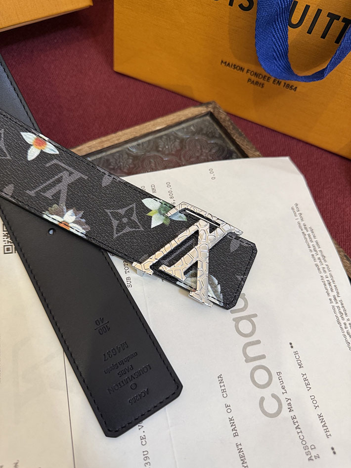 最高級ルイヴィトンスーパーコピー ベルト・LV イニシャル モノグラム・フラワー 40MM リバーシブル 2632530 ヴィトン ベルト メンズ - 画像 (5)