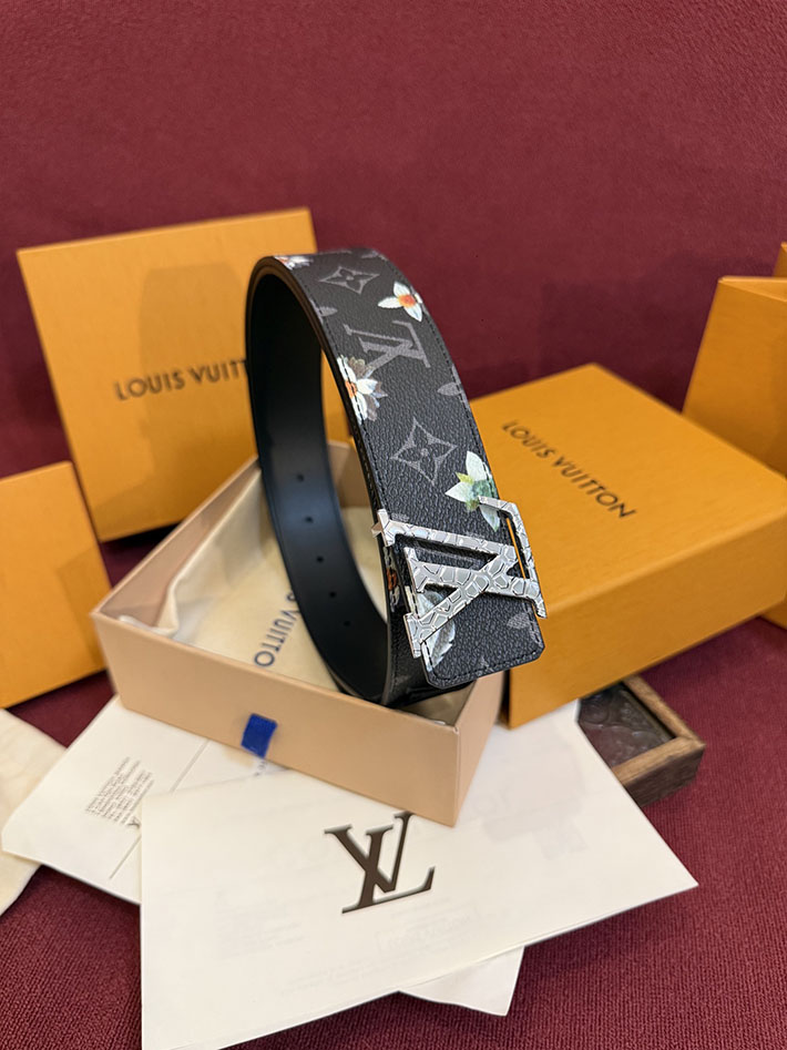 最高級ルイヴィトンスーパーコピー ベルト・LV イニシャル モノグラム・フラワー 40MM リバーシブル 2632530 ヴィトン ベルト メンズ - 画像 (3)