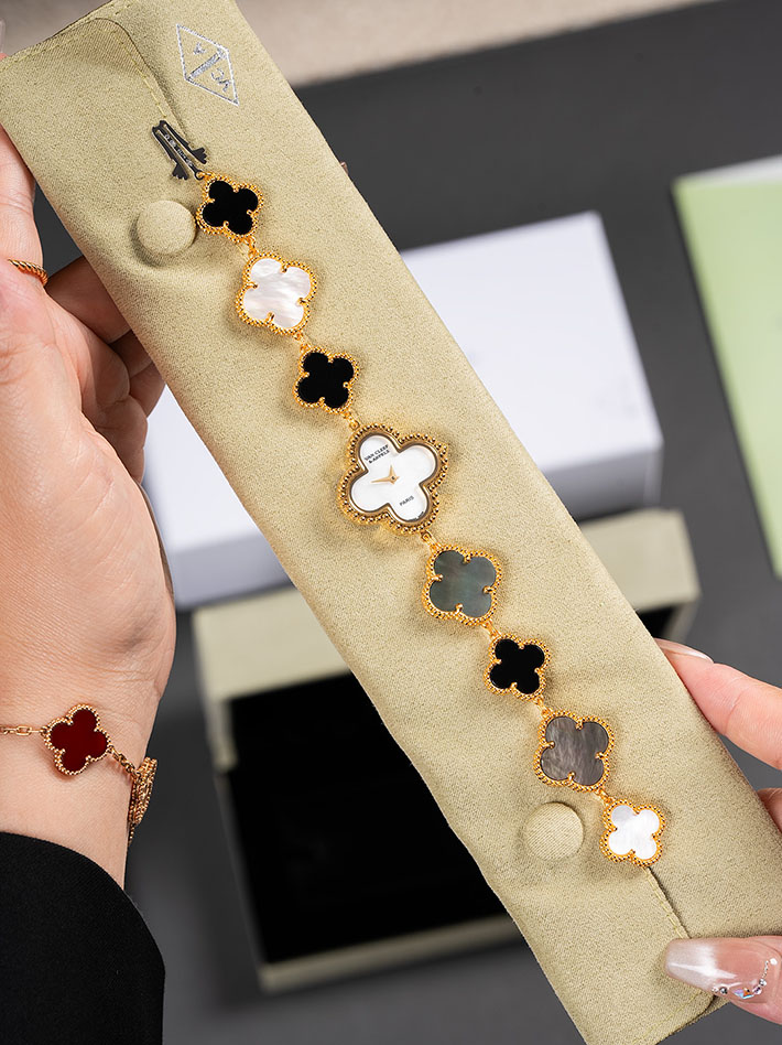 最高級ヴァンクリーフスーパーコピー VAN CLEEF & ARPELS アルハンブラ スモールモデル ウォッチ VCARPEU800 レディース ヴァン クリーフ 時計 - 画像 (9)