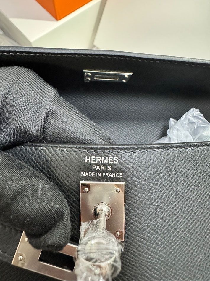 エルメス ケリー 25の通販 HERMES ケリー25 外縫い ブラック ヴォーエプソン シルバー金具 H041000CK89 エルメス ケリー 定価 - 画像 (3)