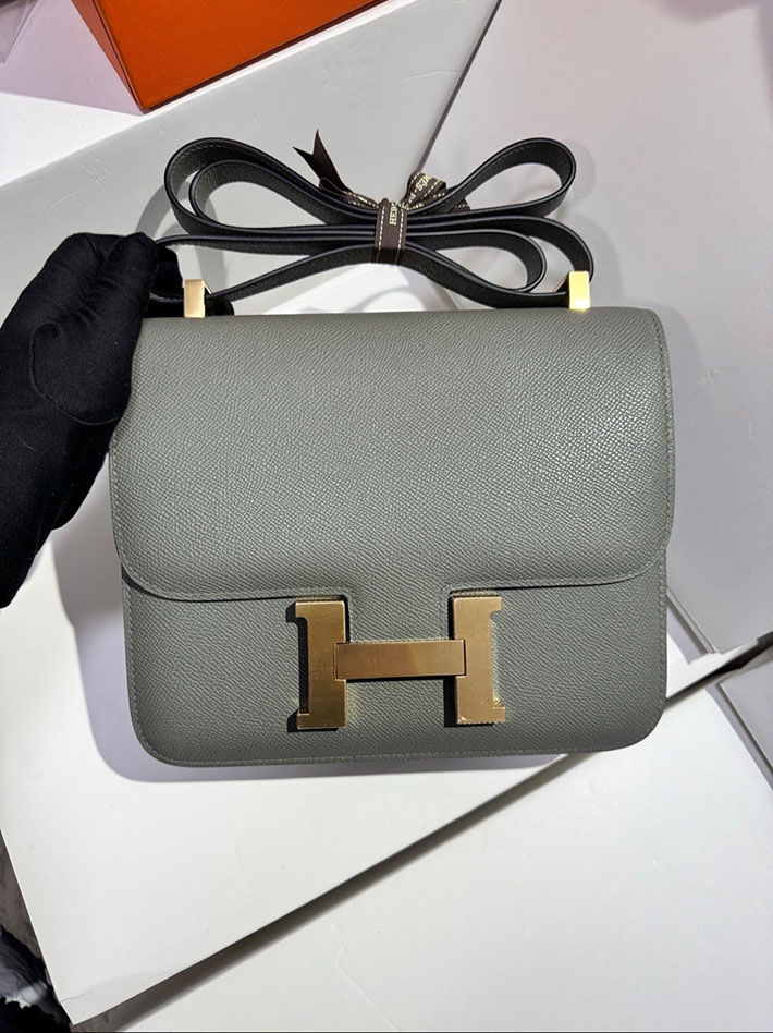 エルメス コンスタンス 定価