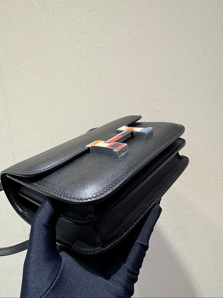 エルメス コンスタンスの通販 HERMES コンスタンス3 ミニ ブラック エバーカラー シルバー金具 2632656 コンスタンス ミニ 定価 - 画像 (7)