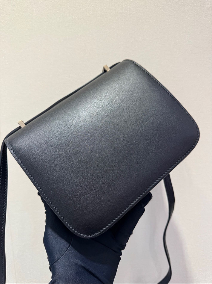 エルメス コンスタンスの通販 HERMES コンスタンス3 ミニ ブラック エバーカラー シルバー金具 2632656 コンスタンス ミニ 定価 - 画像 (6)