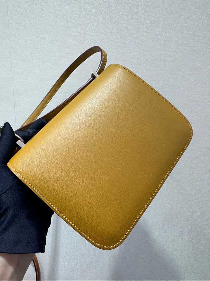 エルメス コンスタンスの通販 HERMES コンスタンス3 ミニ デュンヌ エバーカラー シルバー金具 2632657 コンスタンス ミニ 入手困難 - 画像 (6)
