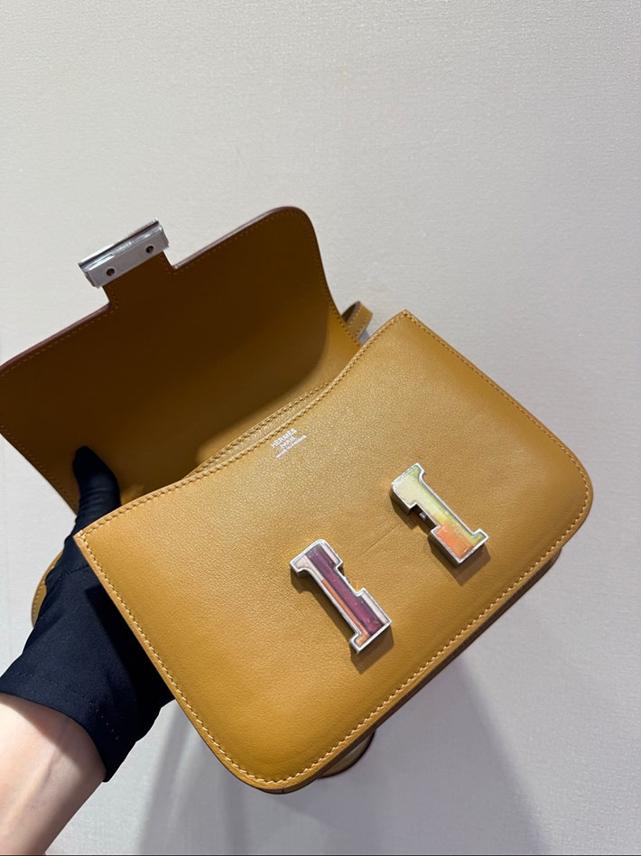 エルメス コンスタンスの通販 HERMES コンスタンス3 ミニ デュンヌ エバーカラー シルバー金具 2632657 コンスタンス ミニ 入手困難 - 画像 (5)