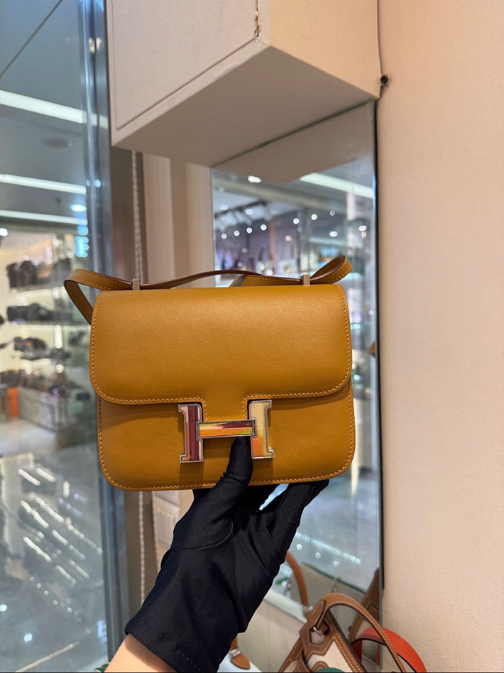 エルメス コンスタンスの通販 HERMES コンスタンス3 ミニ デュンヌ エバーカラー シルバー金具 2632657 コンスタンス ミニ 入手困難 - 画像 (2)
