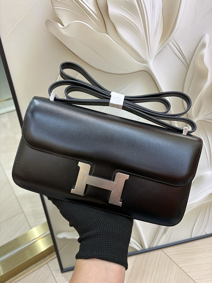 エルメス コンスタンス エランの通販 HERMES コンスタンス1 エラン ブラック ボックスカーフ ゴールド金具 H060100CC89 コンスタンス エラン 定価 - 画像 (8)
