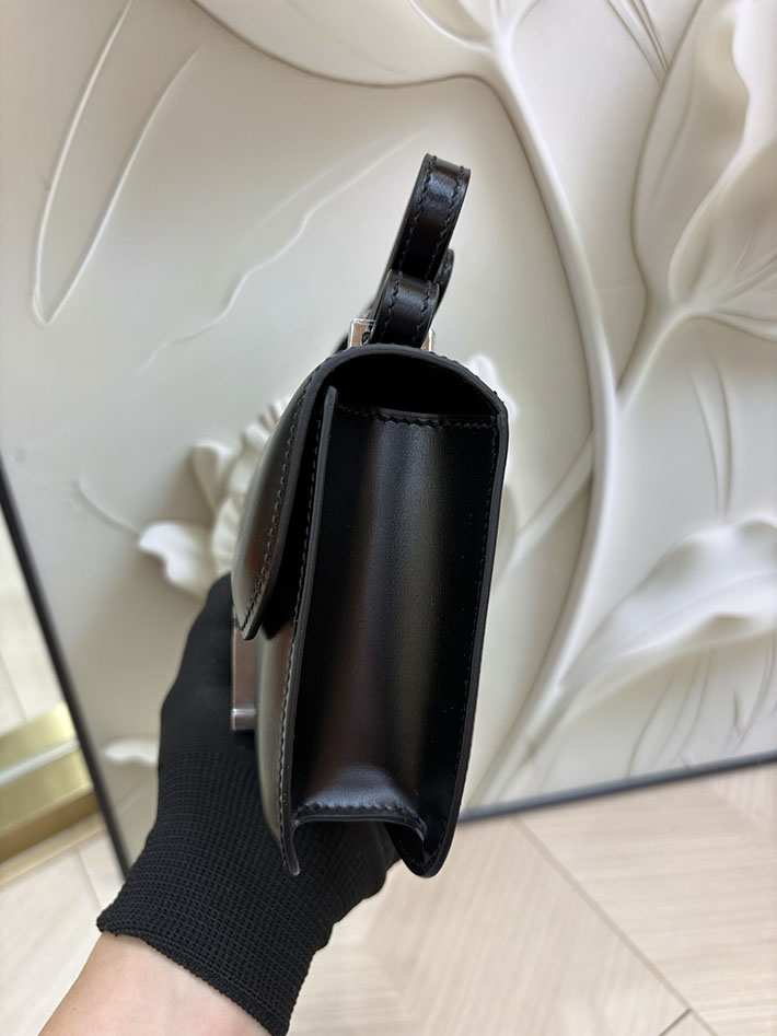 エルメス コンスタンス エランの通販 HERMES コンスタンス1 エラン ブラック ボックスカーフ ゴールド金具 H060100CC89 コンスタンス エラン 定価 - 画像 (5)