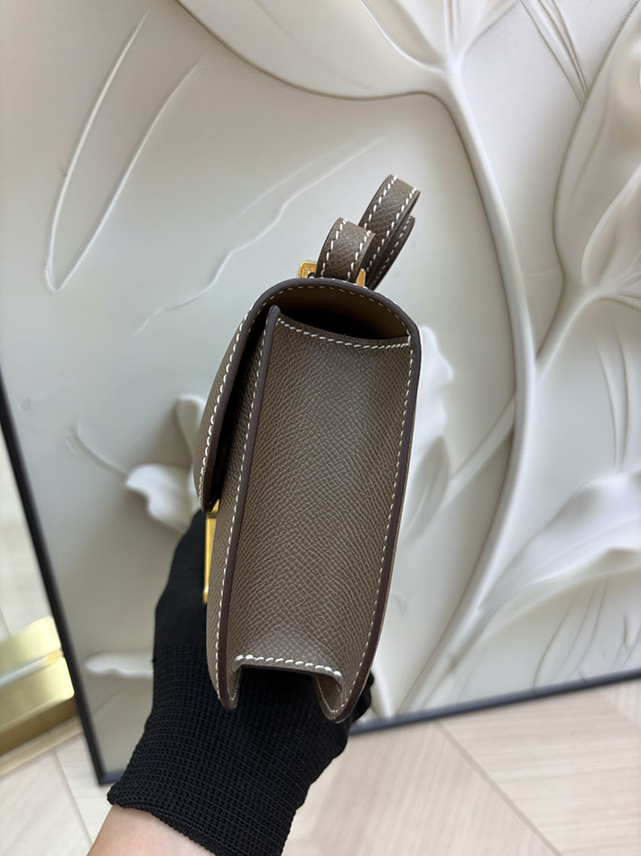 エルメス コンスタンス エランの通販 HERMES コンスタンス1 エラン エトゥープ ヴォーエプソン ゴールド金具 H060102CC18 コンスタンス エラン 人気 - 画像 (6)
