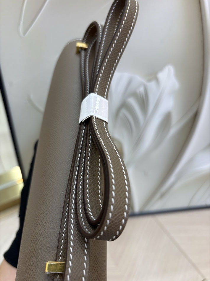 エルメス コンスタンス エランの通販 HERMES コンスタンス1 エラン エトゥープ ヴォーエプソン ゴールド金具 H060102CC18 コンスタンス エラン 人気 - 画像 (5)