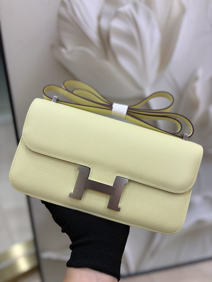 エルメス コンスタンス 定価