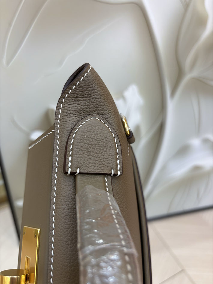 エルメス ヴァンキャトル ミニの通販 HERMES ミニ ヴァンキャトル エトゥープ エバーカラー/スイフト ゴールド金具 H079218CC18 エルメス ヴァンキャトル 人気 - 画像 (5)