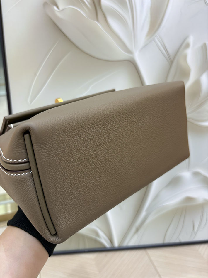 エルメス ヴァンキャトル ミニの通販 HERMES ミニ ヴァンキャトル エトゥープ エバーカラー/スイフト ゴールド金具 H079218CC18 エルメス ヴァンキャトル 人気 - 画像 (2)