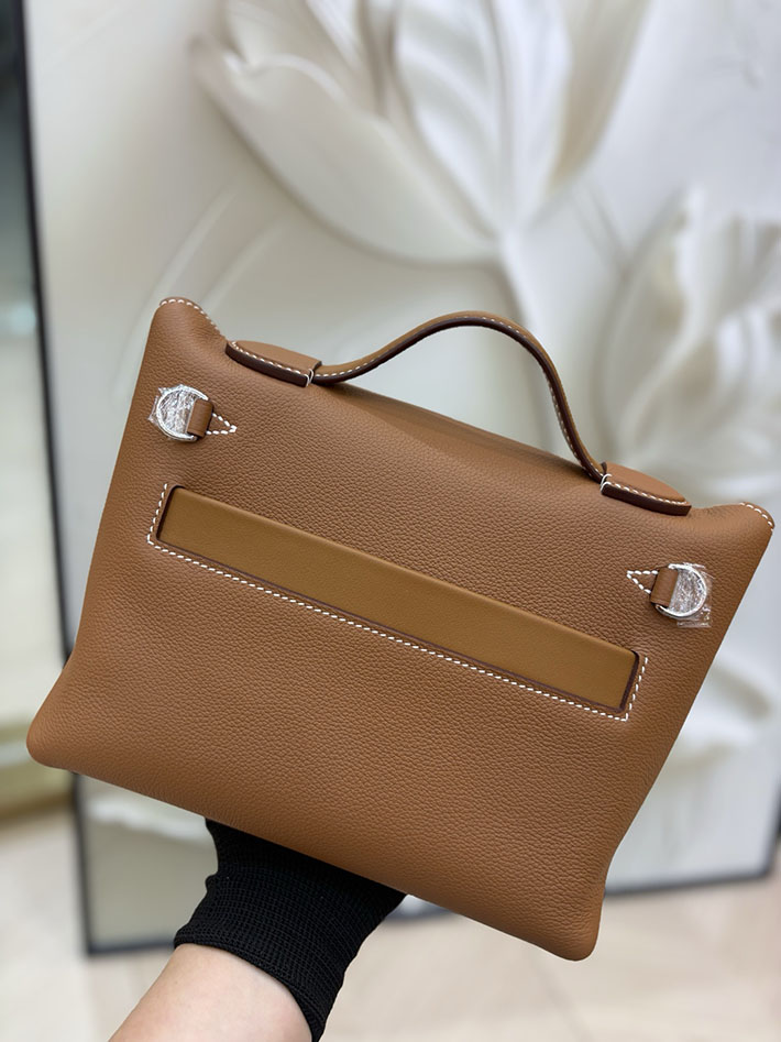 エルメス ヴァンキャトル ミニの通販 HERMES ミニ ヴァンキャトル ゴールド エバーカラー/スイフト シルバー金具 H079218CK37 ヴァンキャトル ミニ 定価 - 画像 (4)