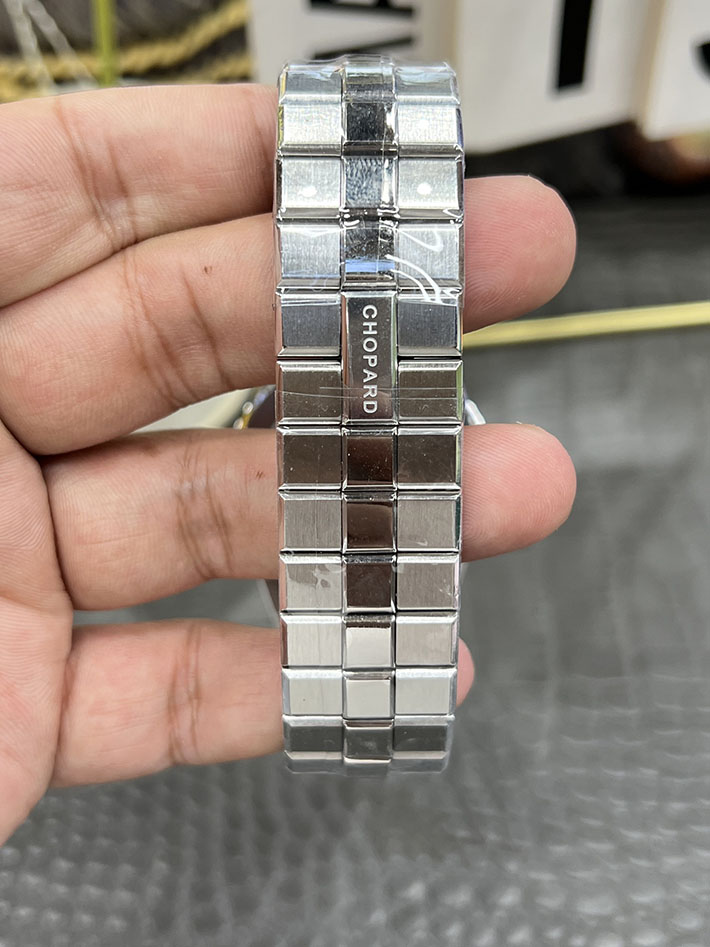 最高級ショパールスーパーコピー CHOPARD アルパイン イーグル 41 01.01-C Ref. 298600-3001 ショパール 時計 メンズ - 画像 (2)