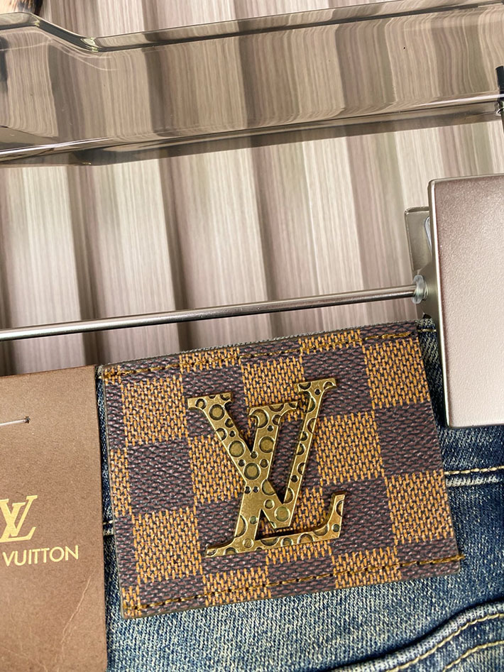 最高級ルイヴィトンスーパーコピー Louis Vuitton 服 2026新作 ダミエ柄デニムパンツ 2632811 ルイヴィトン デニムパンツ メンズ - 画像 (5)