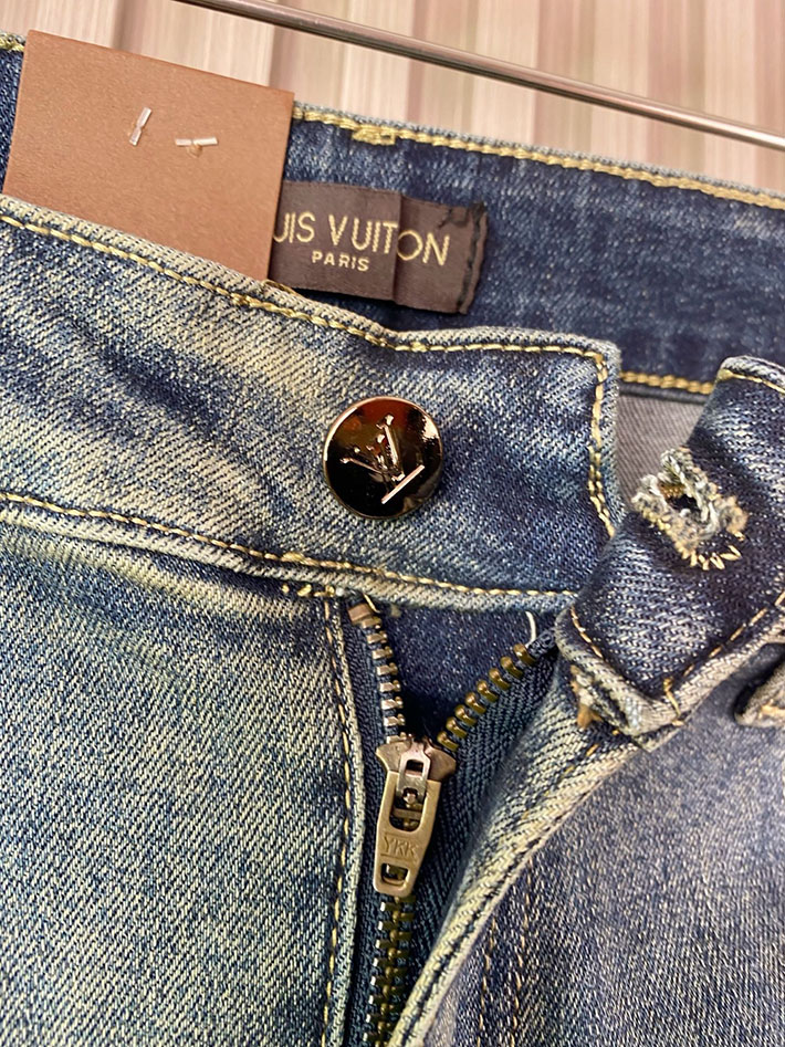 最高級ルイヴィトンスーパーコピー Louis Vuitton 服 2026新作 ダミエ柄デニムパンツ 2632811 ルイヴィトン デニムパンツ メンズ - 画像 (3)