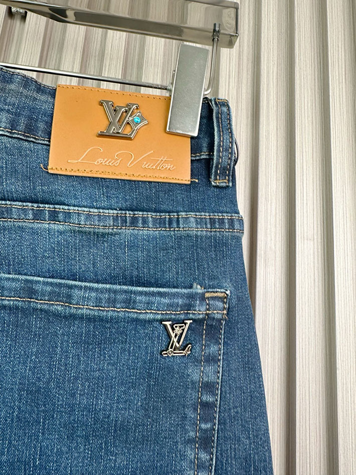 最高級ルイヴィトンスーパーコピー Louis Vuitton 服 2026新作 メンズデニムパンツ 2632813 ルイヴィトン デニムパンツ 安い - 画像 (4)