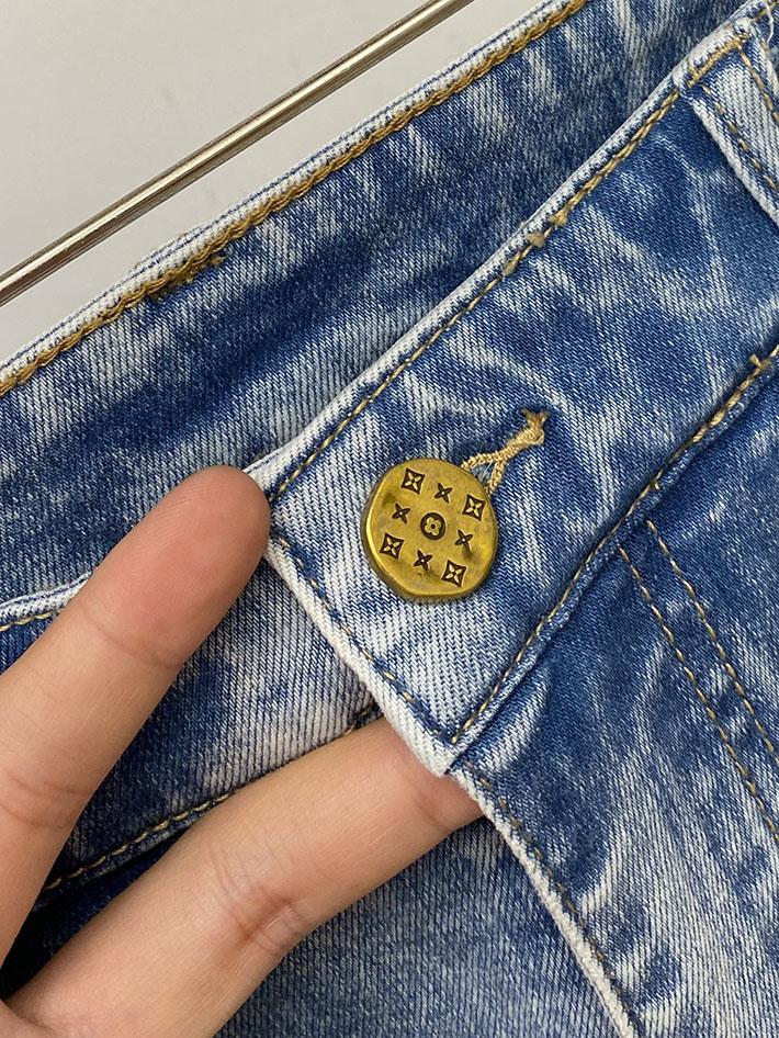 最高級ルイヴィトンスーパーコピー Louis Vuitton 服 2026新作 モノグラム デニムジーンズ 2632833 ヴィトン モノグラム デニムパンツ - 画像 (5)