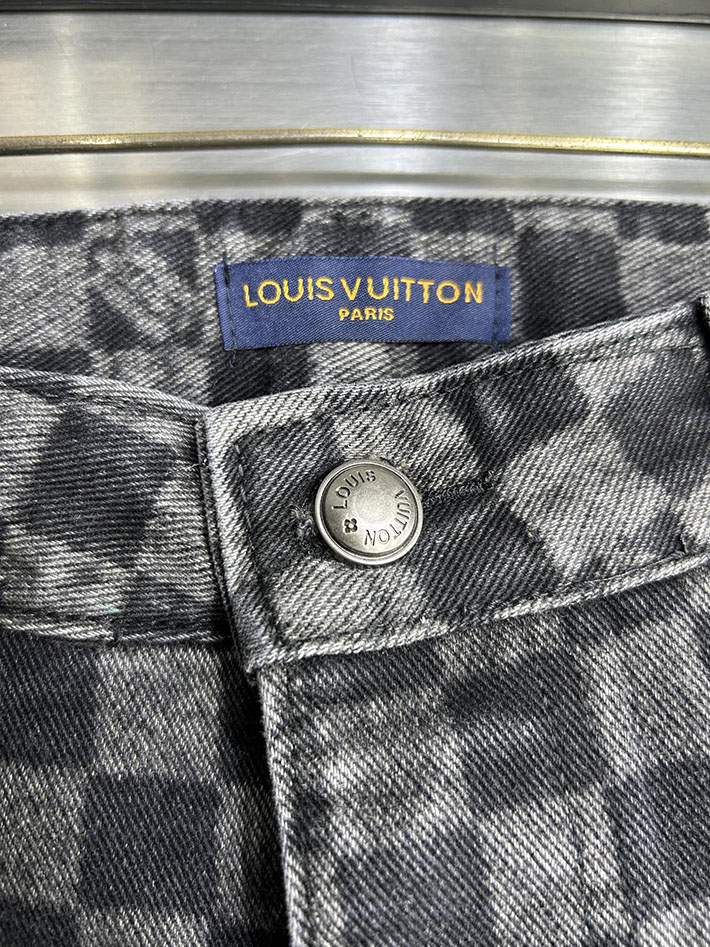 Louis Vuitton デニムパンツ 服 2026新作 直営通販 ルイヴィトン ダミエデニム スケートパンツ 1AJUQB ルイヴィトン デニムジーパン - 画像 (4)