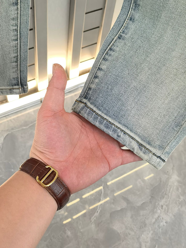 最高級ルイヴィトンスーパーコピー Louis Vuitton 2026新作 デニムパンツ メンズ スキニーデニムパンツ 2632926 Louis Vuitton デニムパンツ - 画像 (3)