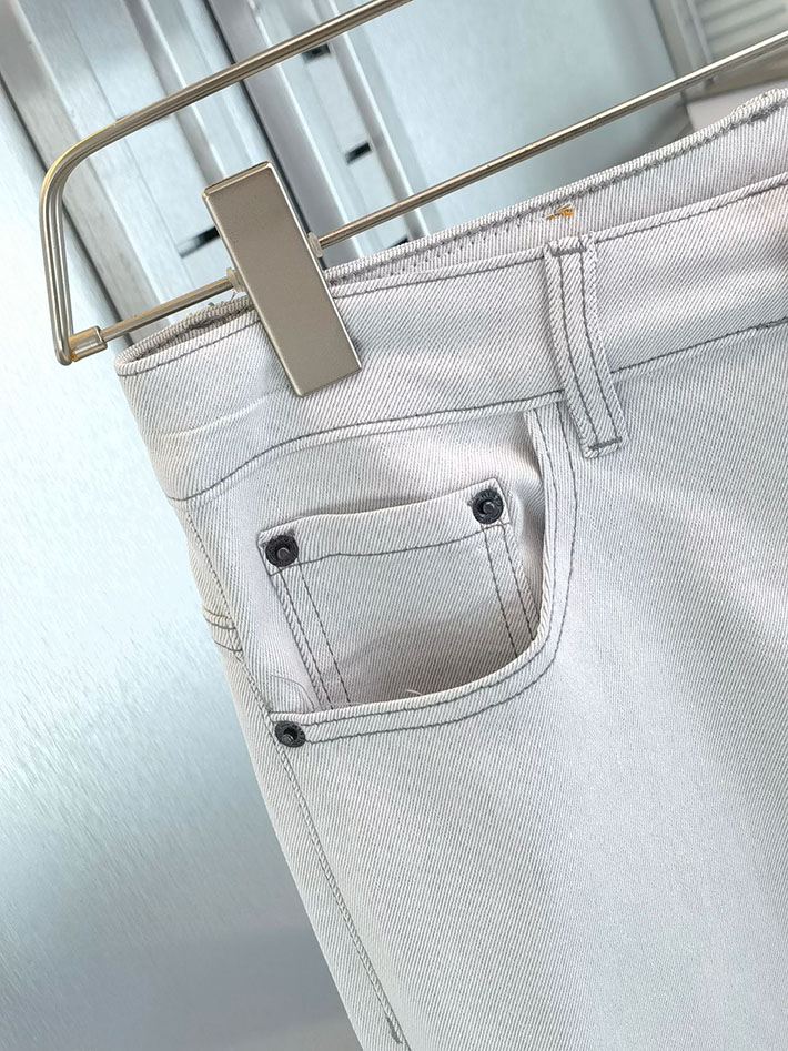 最高級ルイヴィトンスーパーコピー Louis Vuitton 2026新作 デニムパンツ メンズ スキニーデニムパンツ 2632927 ヴィトン デニム メンズ - 画像 (3)