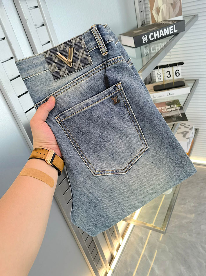 最高級ルイヴィトンスーパーコピー Louis Vuitton 2026新作 デニムパンツ メンズ スキニーデニムパンツ 2632928 ヴィトン デニム 新作 - 画像 (2)