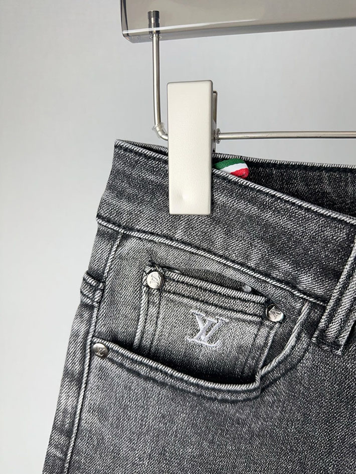最高級ルイヴィトンスーパーコピー Louis Vuitton 2026新作 デニムパンツ メンズ スキニーデニムパンツ 2632931 ヴィトン デニム セール - 画像 (4)
