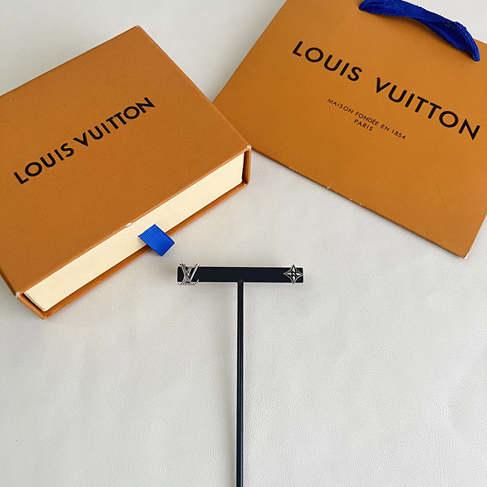 最高級ルイヴィトンスーパーコピー Louis Vuitton 1.5 cm ピアス・LV ウィスパー M03666 ヴィトン ピアス メンズ - 画像 (5)