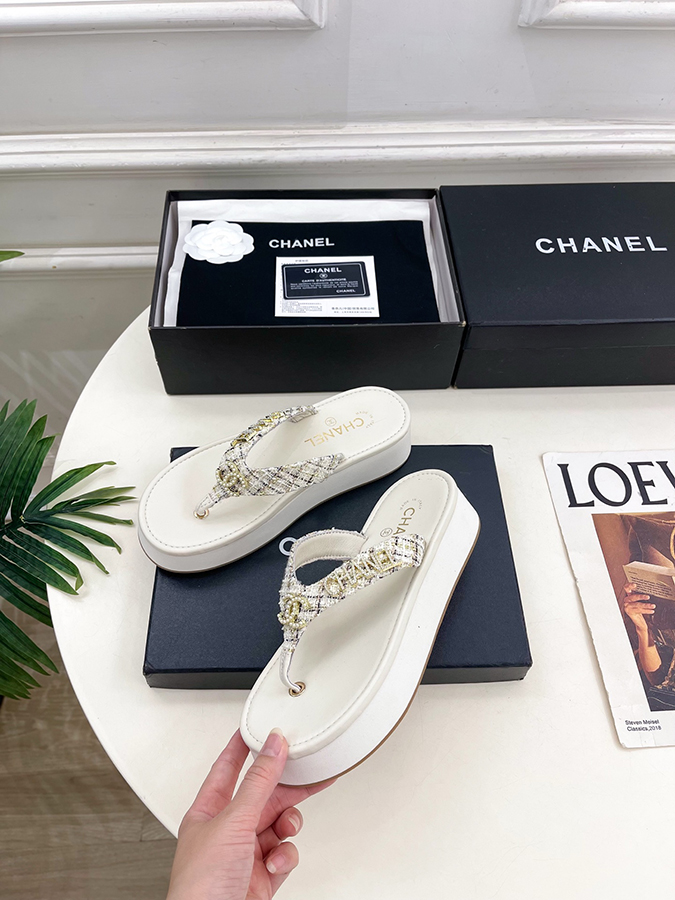 【CHANELシャネルスーパーコピー 】2026SS 春夏新作 シャネルのサンダルツートーン ダイヤモンド ホワイトサンダル - 画像 (3)