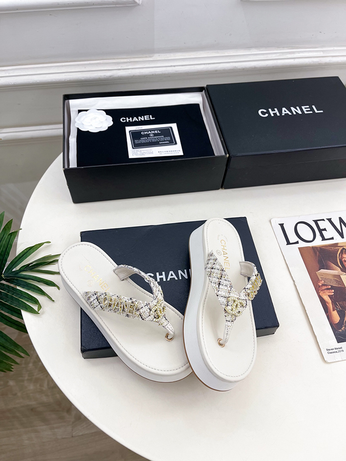【CHANELシャネルスーパーコピー 】2026SS 春夏新作 シャネルのサンダルツートーン ダイヤモンド ホワイトサンダル - 画像 (4)