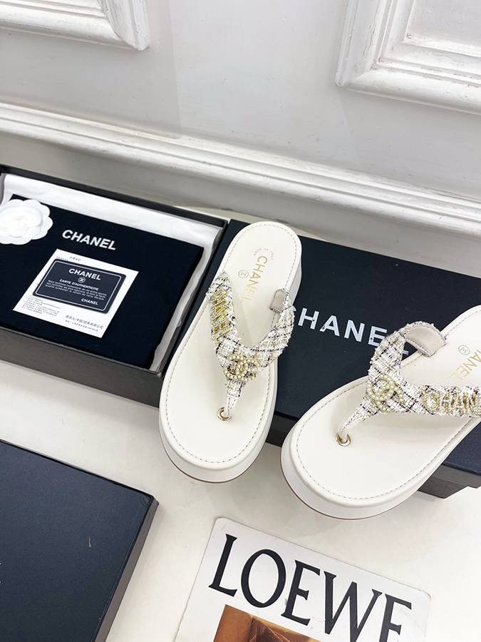 【CHANELシャネルスーパーコピー 】2026SS 春夏新作 シャネルのサンダルツートーン ダイヤモンド ホワイトサンダル - 画像 (6)