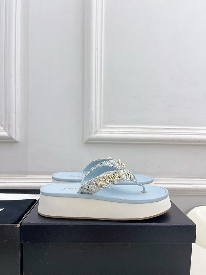 【CHANELシャネルスーパーコピー ライトブルーサンダル】2026SS 春夏新作 シャネルのサンダルツートーン ダイヤモンド ライトブルーサンダル - 画像 (2)