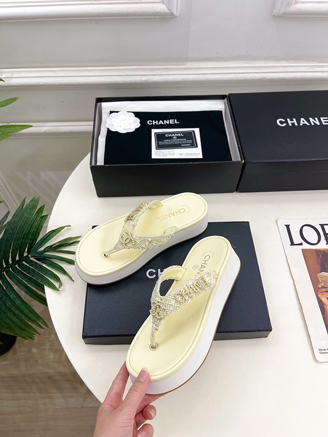 【CHANELシャネルスーパーコピー クリームイエローサンダル】2026SS 春夏新作 シャネルのサンダルツートーン ダイヤモンド クリームイエローサンダル - 画像 (3)