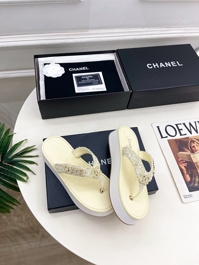 【CHANELシャネルスーパーコピー クリームイエローサンダル】2026SS 春夏新作 シャネルのサンダルツートーン ダイヤモンド クリームイエローサンダル - 画像 (4)
