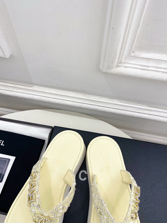 【CHANELシャネルスーパーコピー クリームイエローサンダル】2026SS 春夏新作 シャネルのサンダルツートーン ダイヤモンド クリームイエローサンダル - 画像 (7)