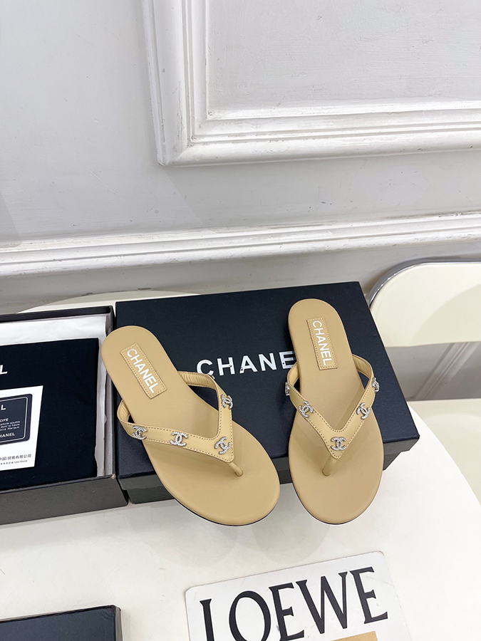 【CHANEL最高級シャネルコピー 】2026SS 春夏新作 ダブルC クリスタル サンダル - 画像 (2)